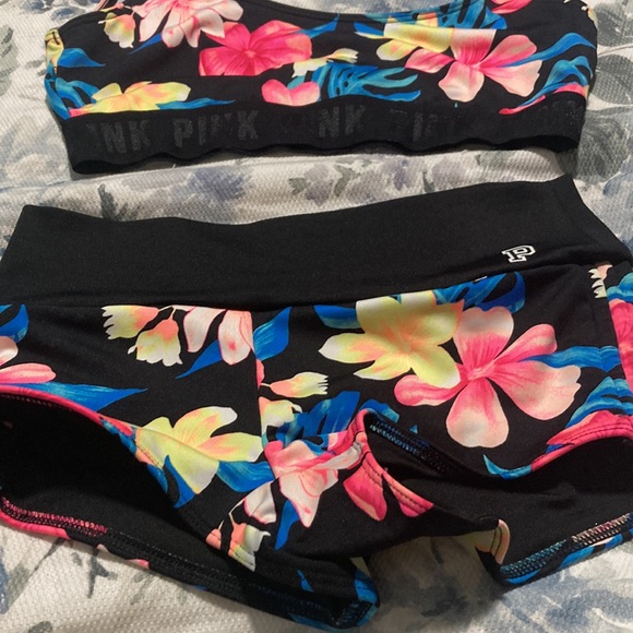 Vs pink swim set 💗 - Picture 2 of 6